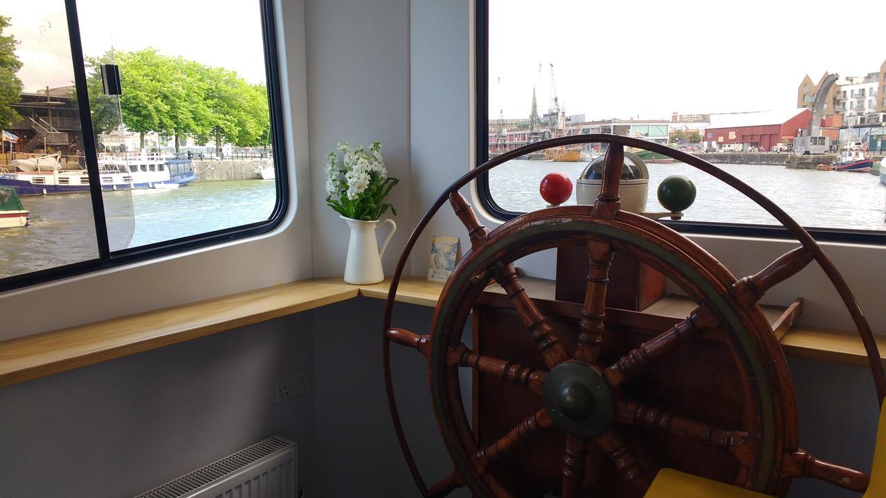 Kyle Blue - Bristol Harbour Luxury Hostel Boat Extérieur photo