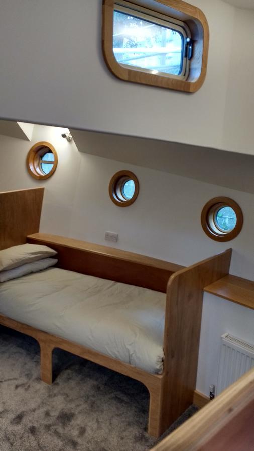 Kyle Blue - Bristol Harbour Luxury Hostel Boat Extérieur photo