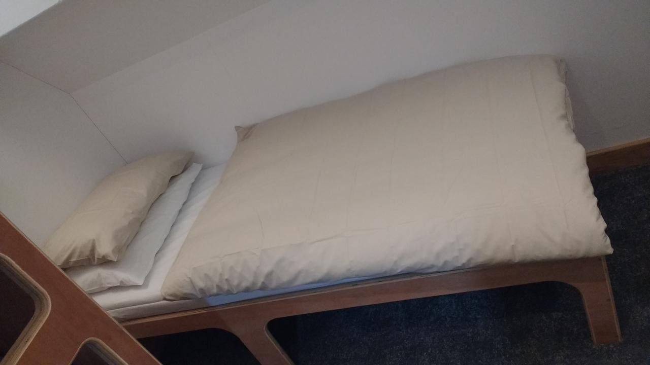 Kyle Blue - Bristol Harbour Luxury Hostel Boat Extérieur photo